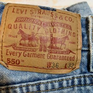 Levi’s 550 35x32 vintage distressed jeans relaxed fit 5017